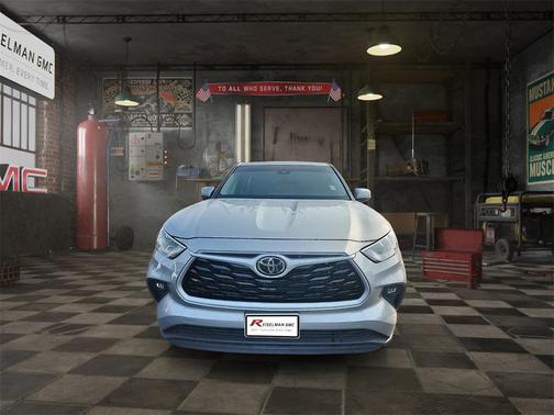 2024 Toyota Highlander LE