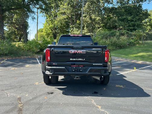 Onyx Black 2022 GMC Sierra 3500 Denali