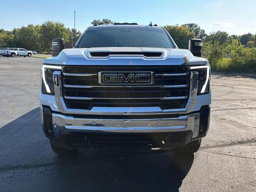 Summit White 2026 GMC Sierra 2500 SLE