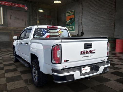 Summit White 2022 GMC Canyon AT4