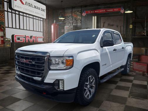 Summit White 2022 GMC Canyon AT4