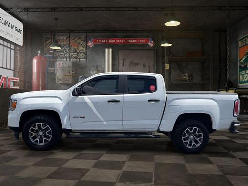 Summit White 2022 GMC Canyon AT4