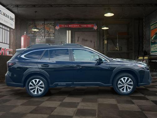 Crystal Black Silica 2023 Subaru Outback Premium