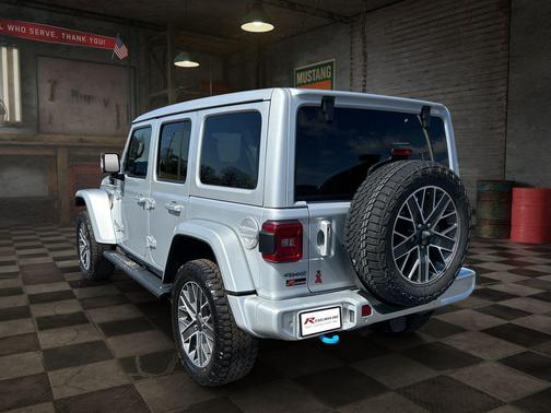 Silver Zynith Clearcoat 2024 Jeep Wrangler 4xe High Altitude