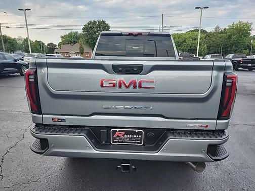 2025 GMC Sierra 2500 AT4