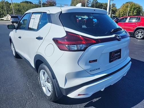 2025 Nissan Kicks S
