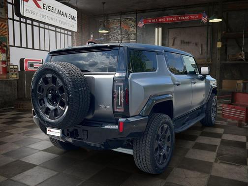 Magnus Gray Matte 2026 GMC HUMMER EV SUV 3X