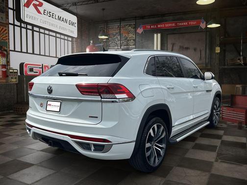Pure White 2020 Volkswagen Atlas Cross Sport 3.6L V6 SEL 4MOTION