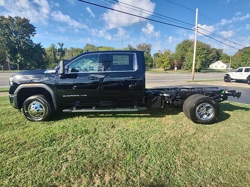 2026 GMC Sierra 3500 SLE