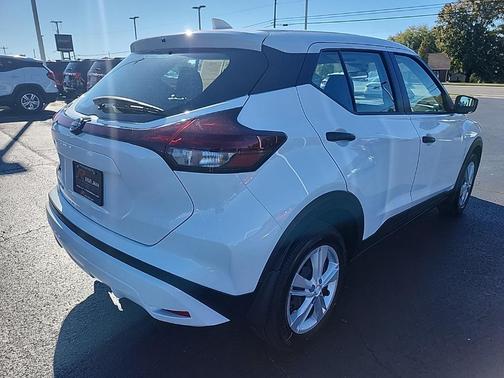 2025 Nissan Kicks S