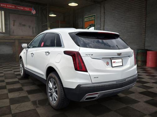 Crystal White Tricoat 2023 Cadillac XT5 Premium Luxury