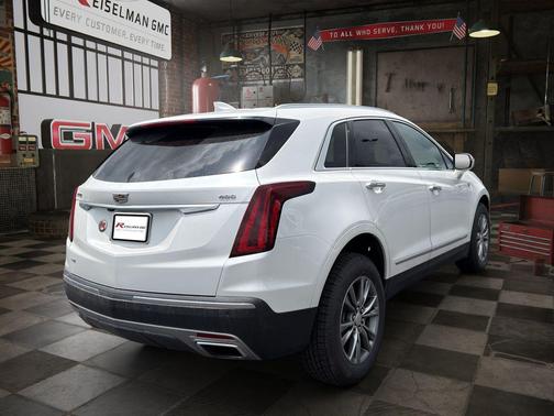 Crystal White Tricoat 2023 Cadillac XT5 Premium Luxury