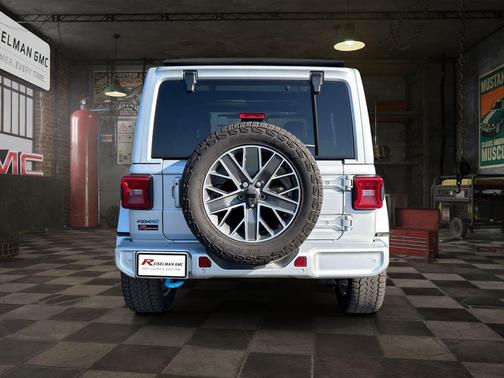 Silver Zynith Clearcoat 2024 Jeep Wrangler 4xe High Altitude