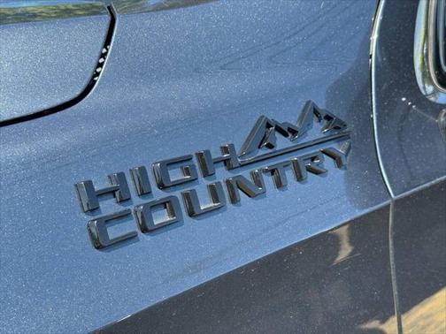 2021 Chevrolet Suburban 4WD High Country