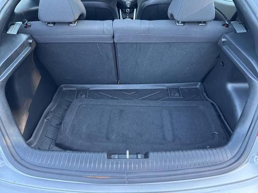 2015 Hyundai Veloster Base