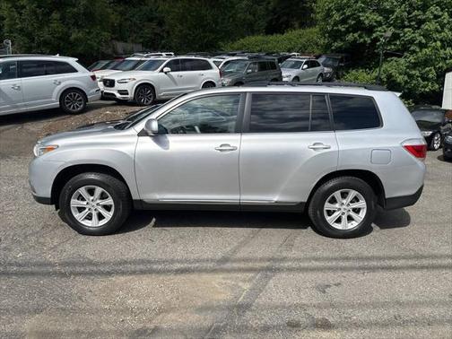 2012 Toyota Highlander SE