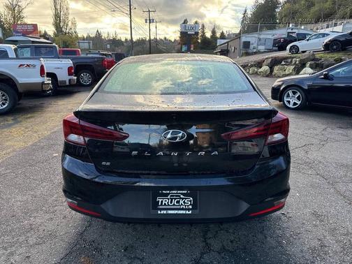 2019 Hyundai ELANTRA SE