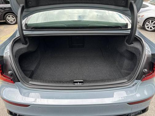 2024 Volvo S60 B5 Core Dark Theme