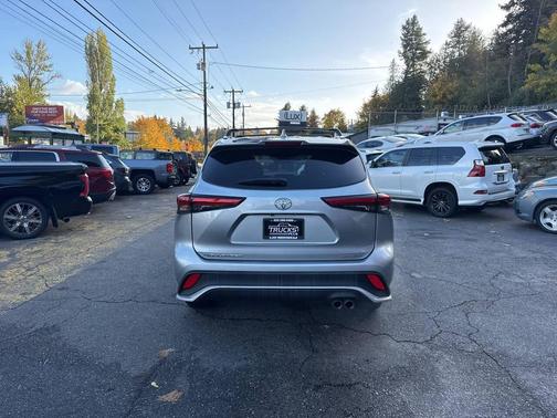 2022 Toyota Highlander XSE