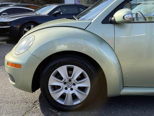 2008 Volkswagen New Beetle S
