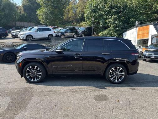 2022 Jeep Grand Cherokee 4xe Overland
