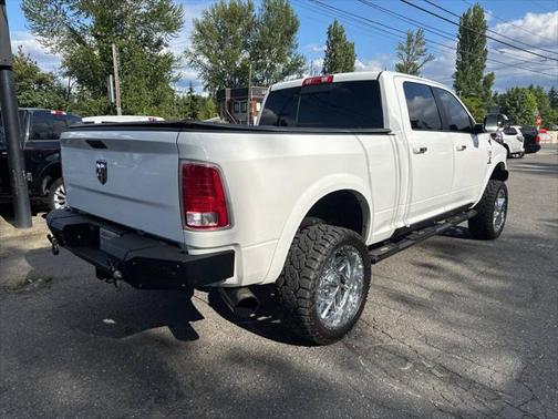 2017 RAM 2500 Laramie Crew Cab 4x4 6'4' Box