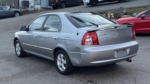 2004 Kia Spectra GS 4dr Hatchback