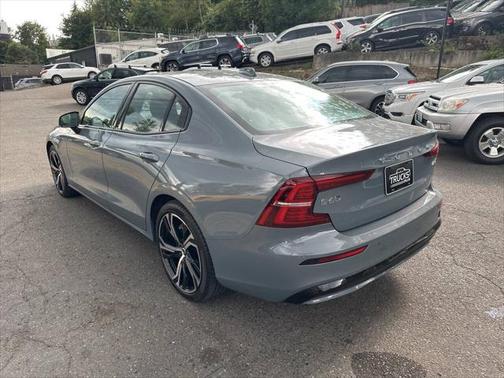 2024 Volvo S60 B5 Core Dark Theme