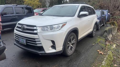 2019 Toyota Highlander LE