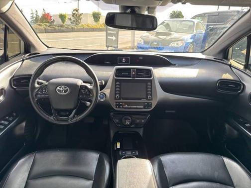 2021 Toyota Prius XLE