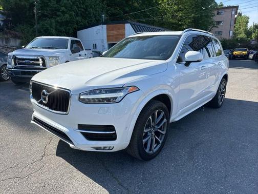2017 Volvo XC90 T6 Momentum