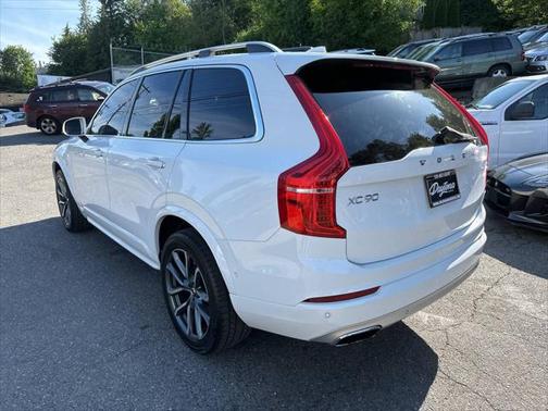 2017 Volvo XC90 T6 Momentum