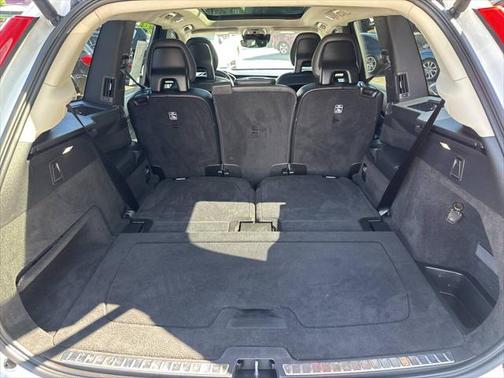2017 Volvo XC90 T6 Momentum