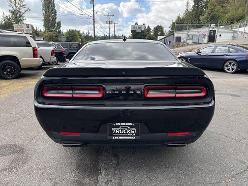 2016 Dodge Challenger R/T Scat Pack