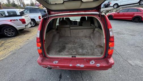 1998 Volvo V70 Base 4dr Wagon