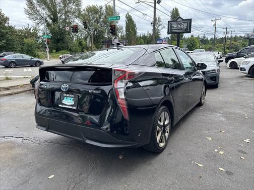 2016 Toyota Prius Four Touring