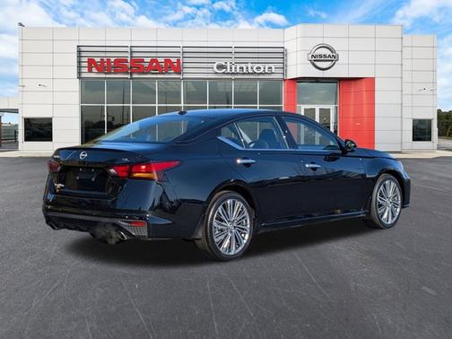 2025 Nissan Altima SL