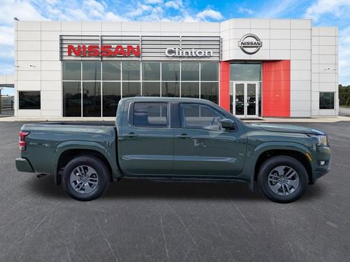 2025 Nissan Frontier SV