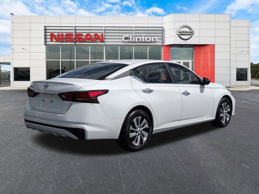 Glacier White 2025 Nissan Altima S