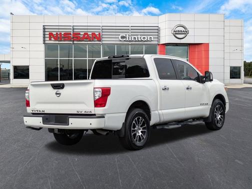2021 Nissan Titan SV