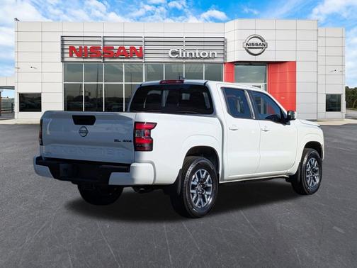 2024 Nissan Frontier SL