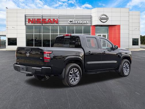 2024 Nissan Frontier SL