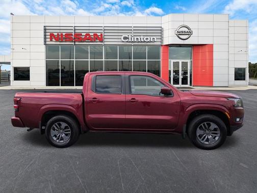 2025 Nissan Frontier SV