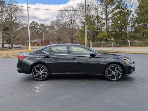 2025 Nissan Altima SR