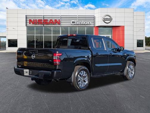 2024 Nissan Frontier SL