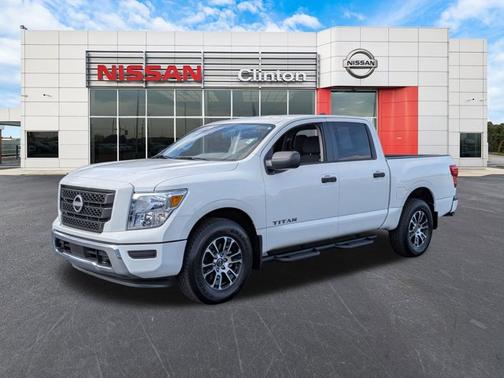 2024 Nissan Titan SV