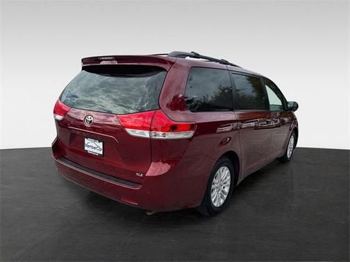 2013 Toyota Sienna XLE