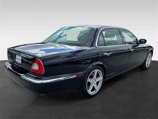 2006 Jaguar XJ Super V8