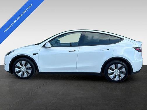 Pearl White Multi-Coat 2023 Tesla Model Y Long Range Dual Motor All-Wheel Drive