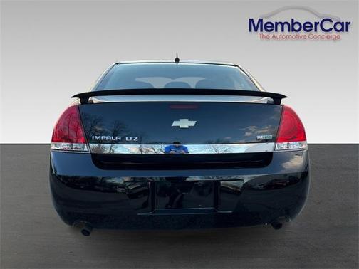 Photo 4 of 22 of 2011 Chevrolet Impala LTZ